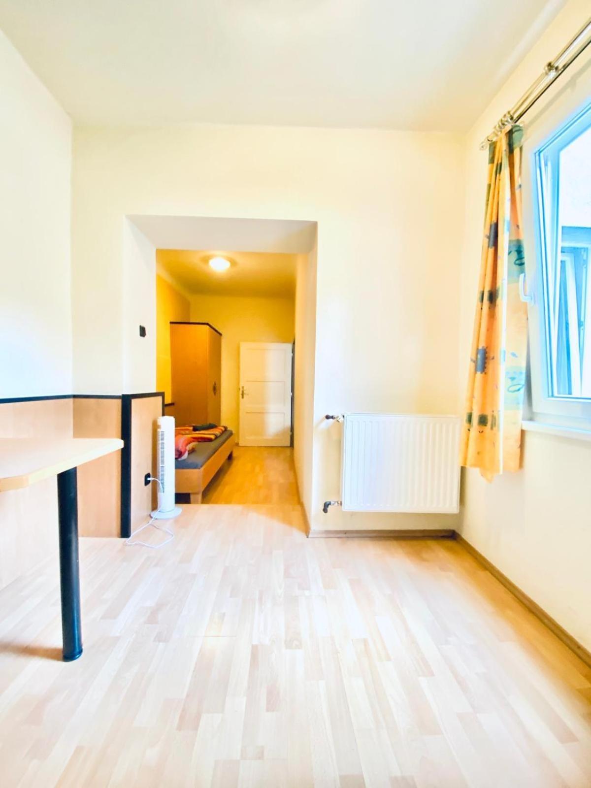 Affordable Central Rooms, 10-Min To Lugner City Viena Exterior foto