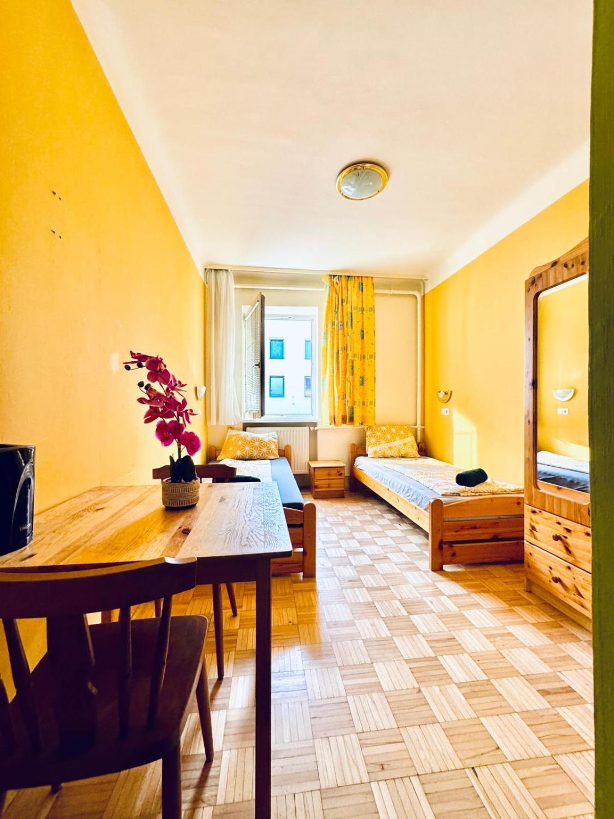 Affordable Central Rooms, 10-Min To Lugner City Viena Exterior foto