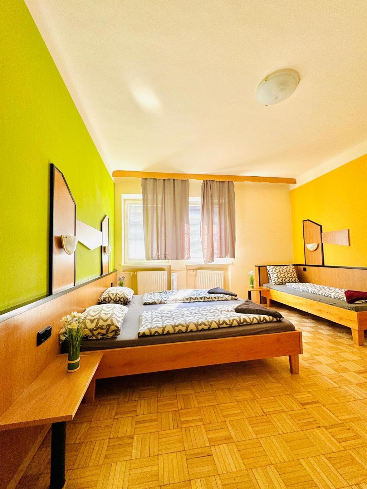 Affordable Central Rooms, 10-Min To Lugner City Viena Exterior foto