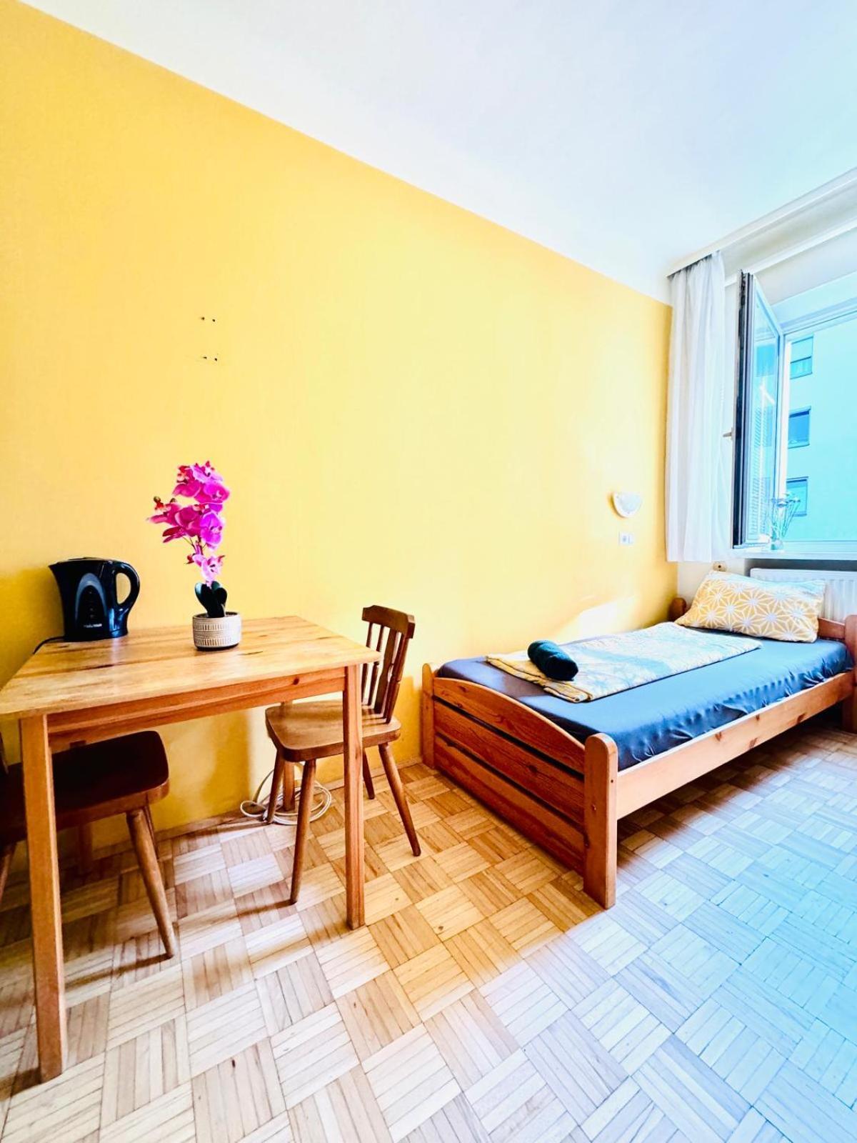 Affordable Central Rooms, 10-Min To Lugner City Viena Exterior foto
