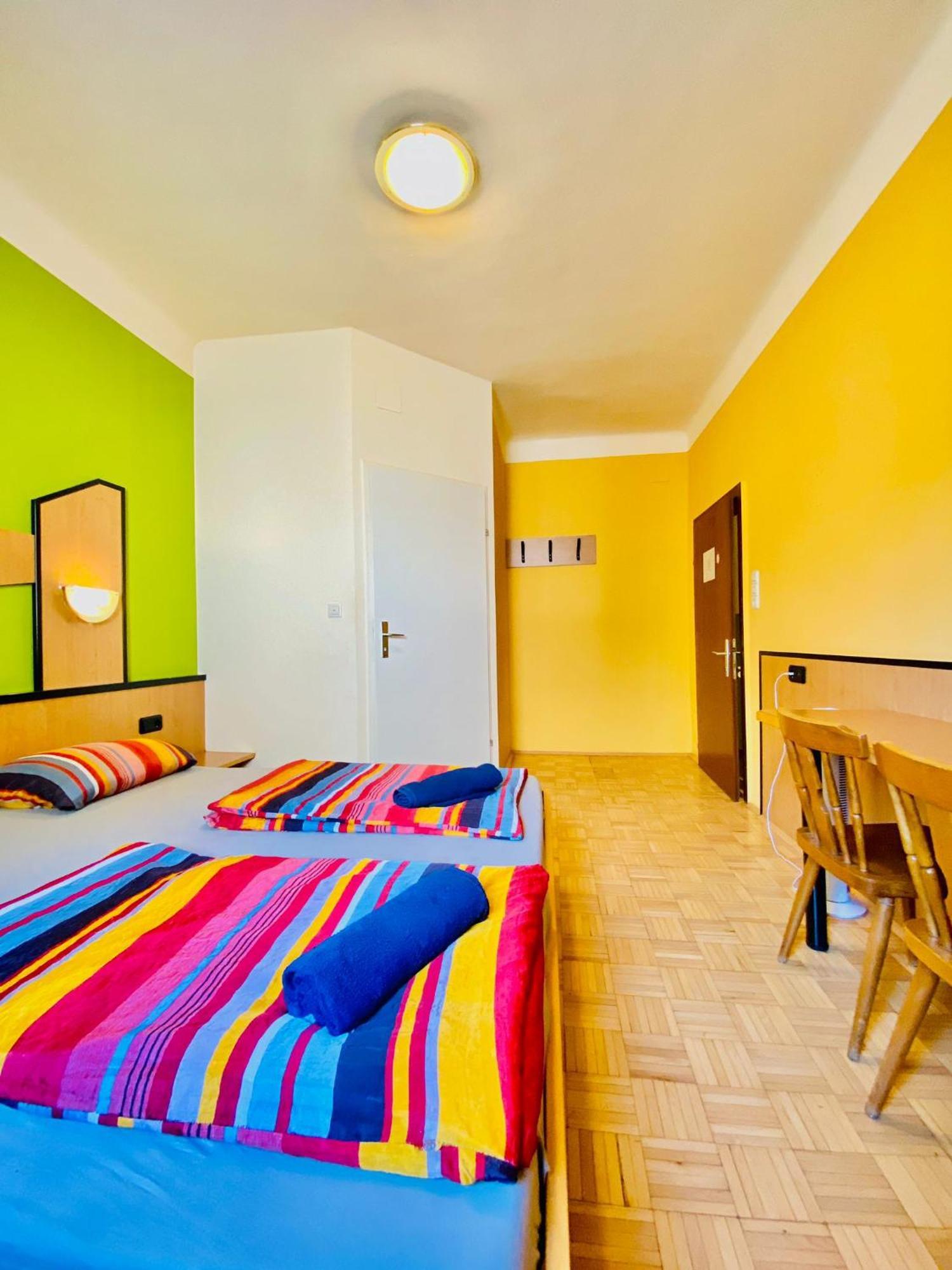 Affordable Central Rooms, 10-Min To Lugner City Viena Exterior foto