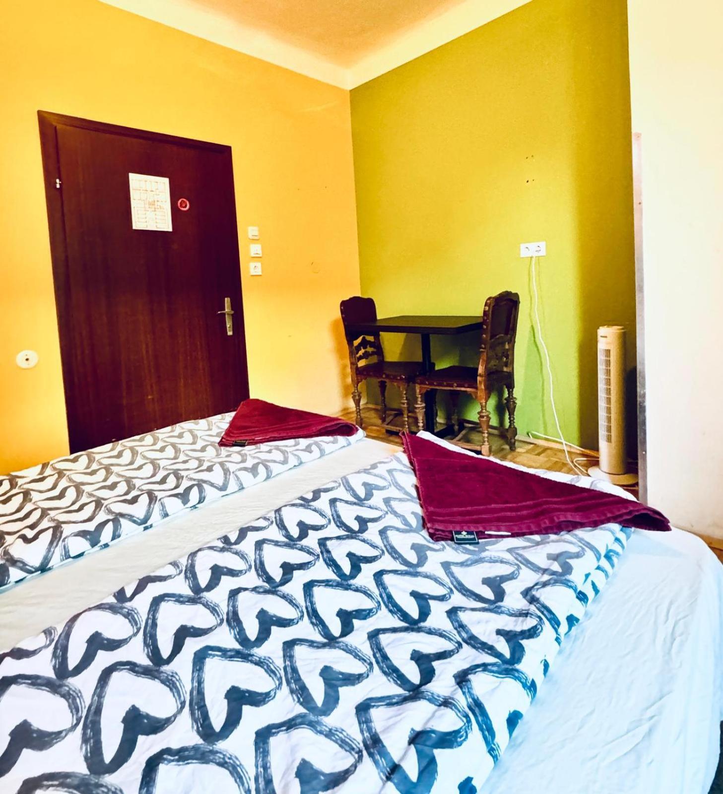 Affordable Central Rooms, 10-Min To Lugner City Viena Exterior foto